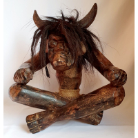 Afrikaans houten beeld van een man met hoorns